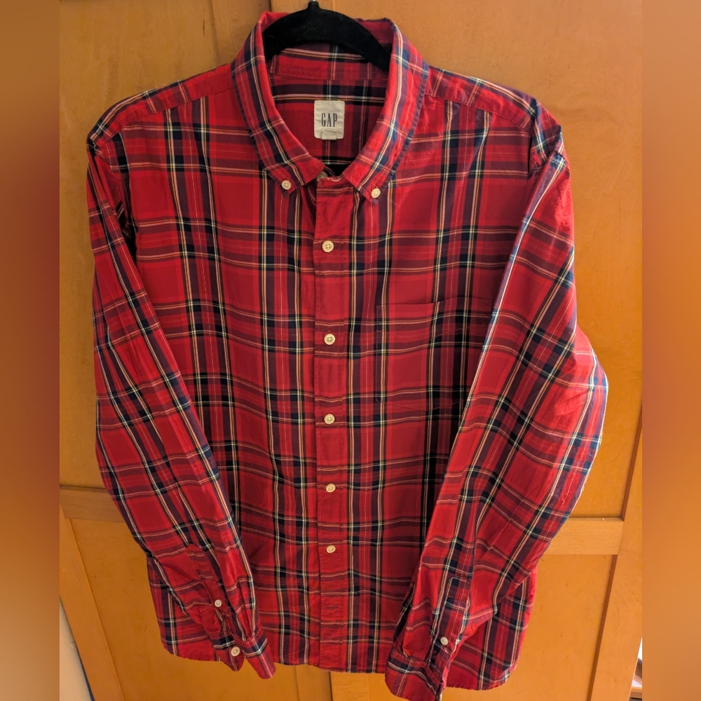 GAP Men's Red Plaid Shirt - Perfect for the Holidays!